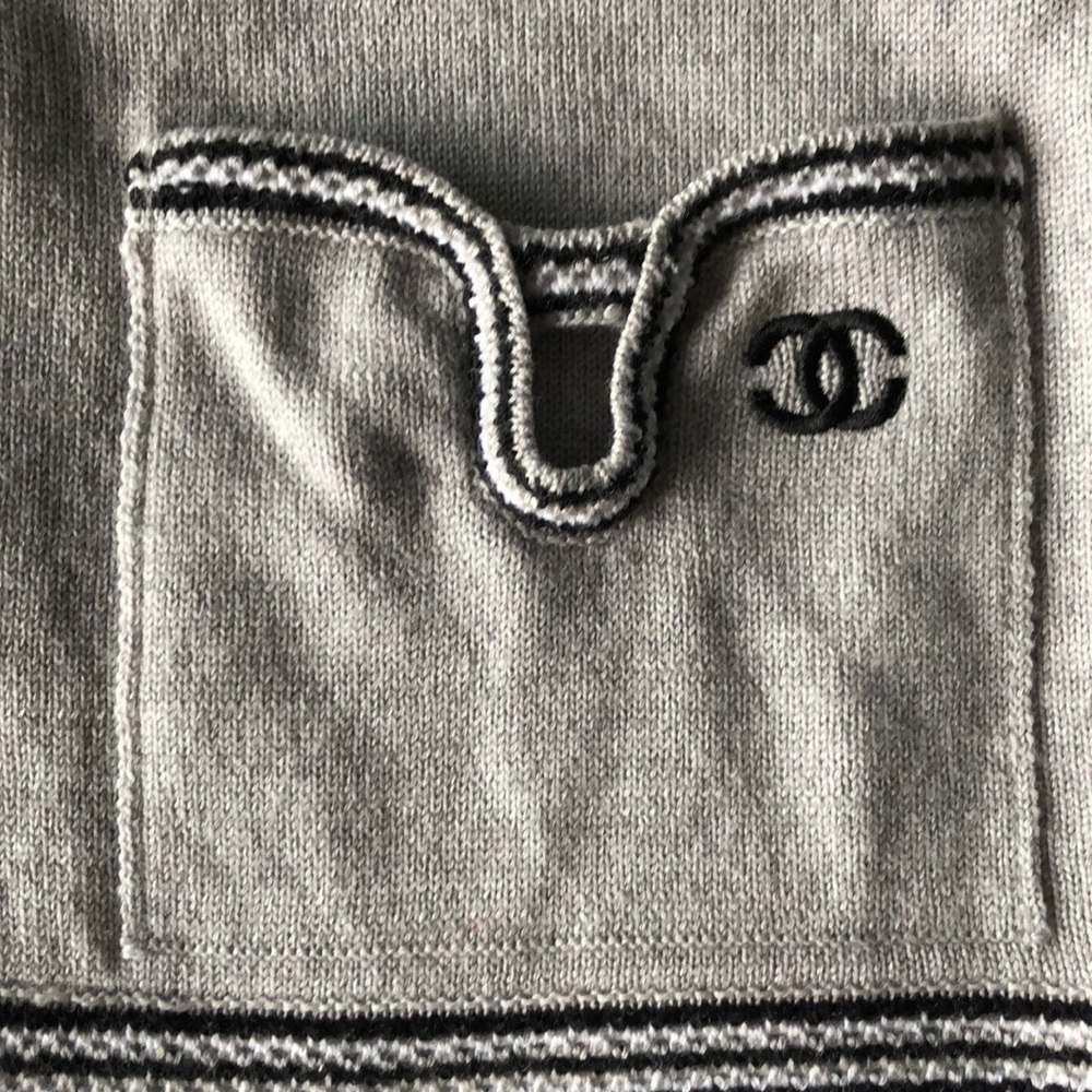 Chanel cardigan light grey/black uniform i…